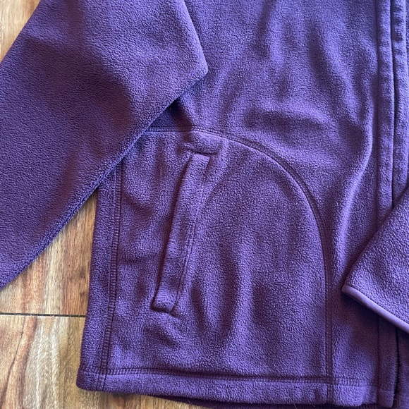 ❌SOLD❌ Woman’s Purple Fleece Top, Size XL - Picture 2 of 2
